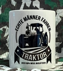 Tasse - Echte Männer fahren Traktor - schwarz